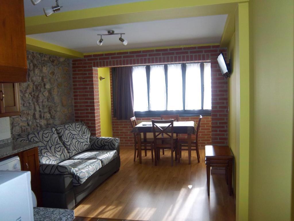 Apartamentos Entrepalacios Avilés Habitación foto